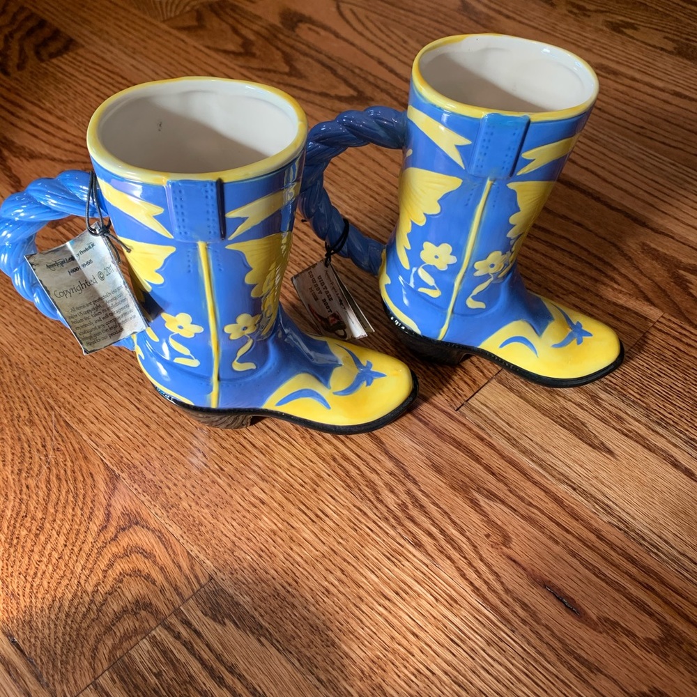 BRAND NEW AMERICAN LEGACY DECORATIVE BOOT/MUG